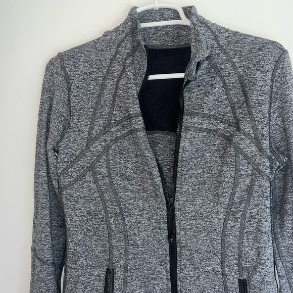Lululemon women’s define grey jacket size 8 - Picture 11 of 14